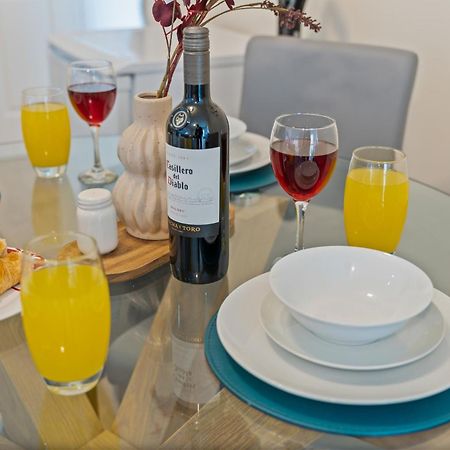 247 Serviced Accommodation In Telford 2 Bedroom Apartment Extérieur photo