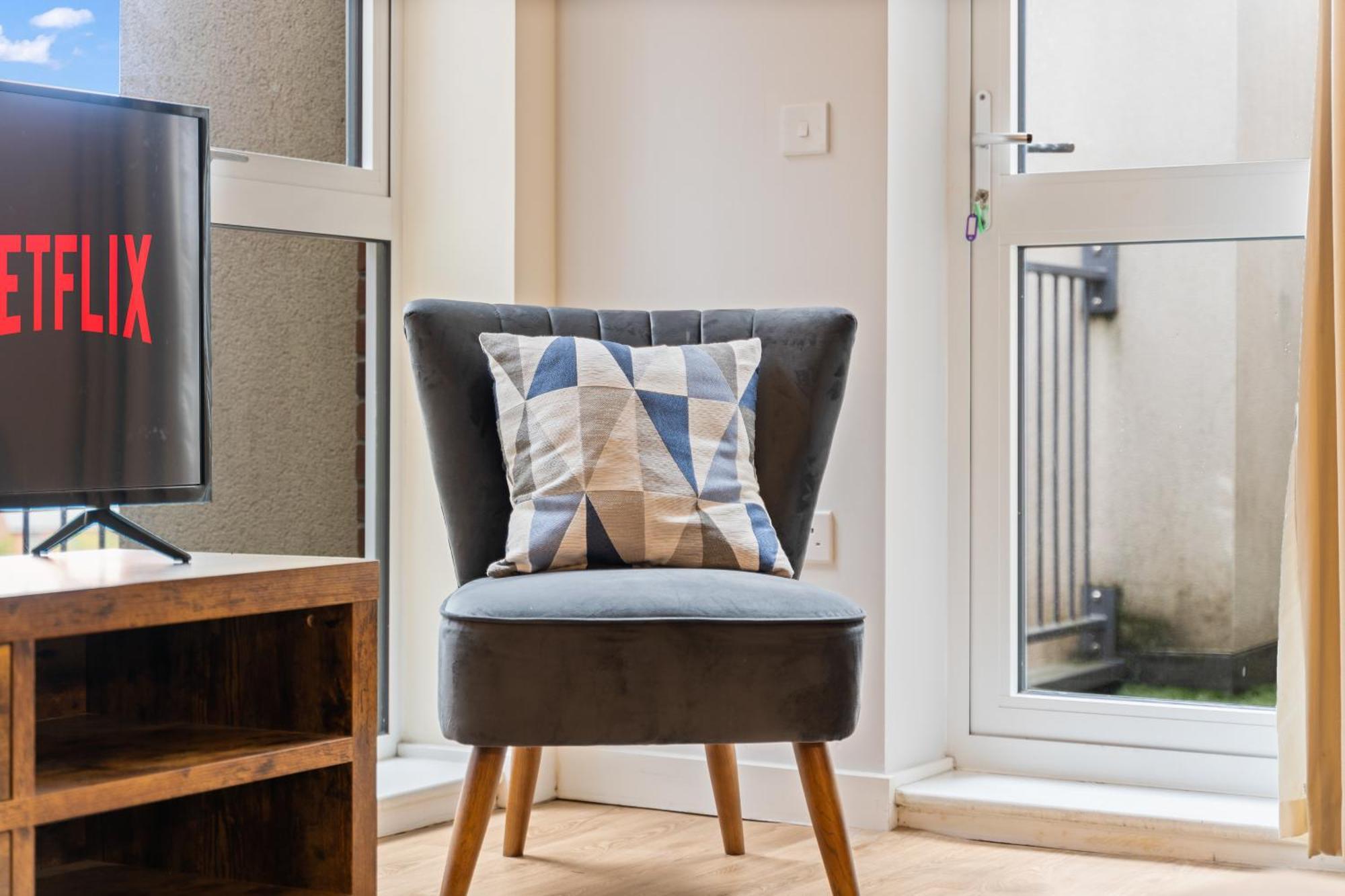 247 Serviced Accommodation In Telford 2 Bedroom Apartment Extérieur photo