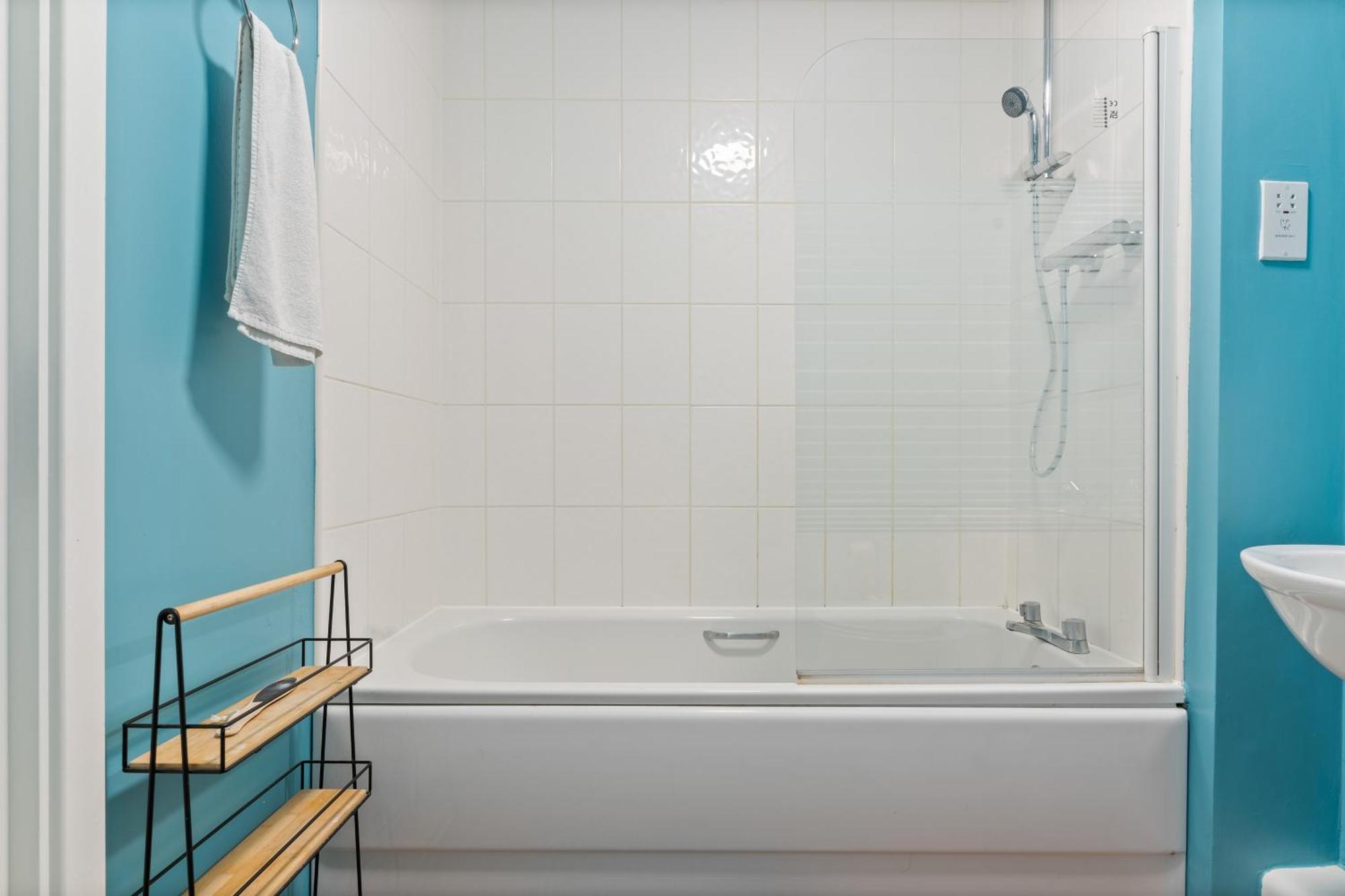 247 Serviced Accommodation In Telford 2 Bedroom Apartment Extérieur photo