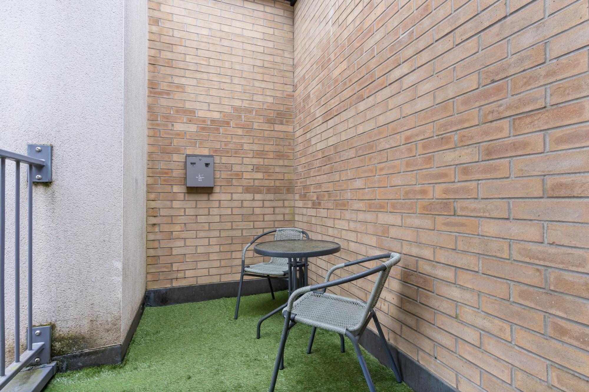 247 Serviced Accommodation In Telford 2 Bedroom Apartment Extérieur photo
